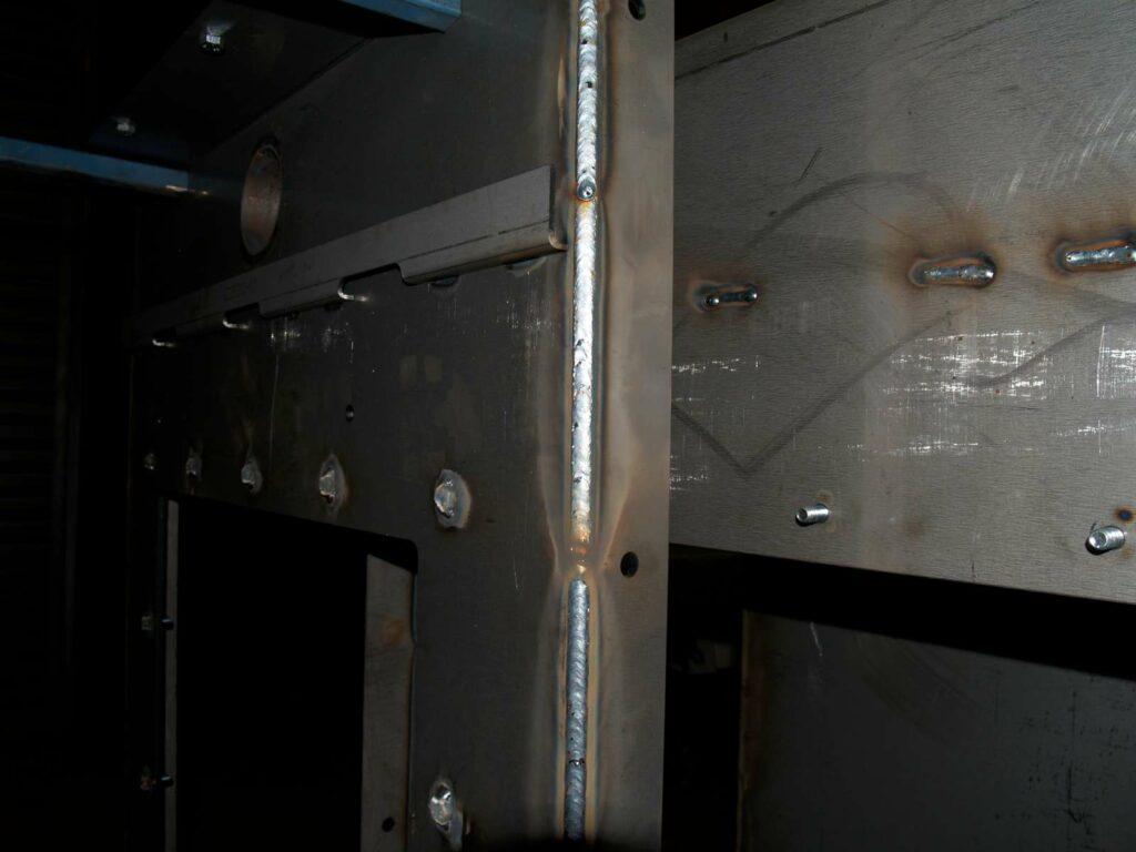 Example of welding up tongue-in-groove laser cutting